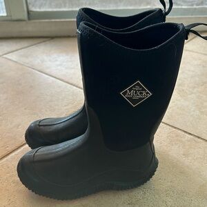 Kids size 1 rain boots